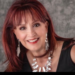 Meet your Posher, Debra